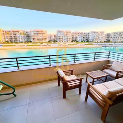 شاليه بحري مفروش بموقع مميز جدا للبيع في مراسي مارينا ويست بفيو مباشرة على حمام السباحة