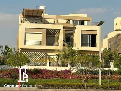 بسعر وفيو مميز فيلا 8غرف للبيع في بالم هيلز التجمع
