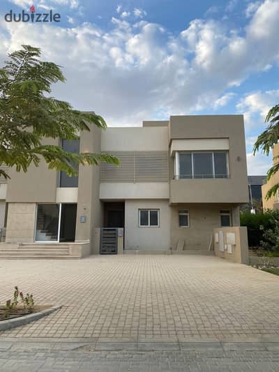 فاميلي هاوس متشطب في بالم هيلز ذا كراون وبسعر مميز