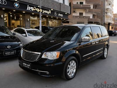 كرايسلر تاون اند كانترى 2011
