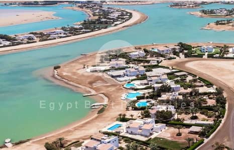 شاليه متشطب بالكامل للبيع فى موقع متميز فى الجونه البحر الاحمر بالتقسيط على 6 سنوات باقل مقدم واطول فتره سداد من تطوير اوراسكوم