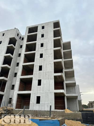 apartment for sale in lake view 2 New Cairo very prime location direct lake