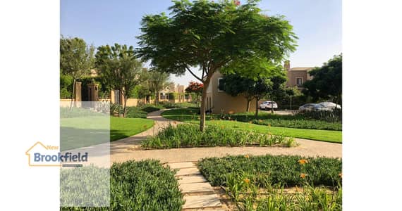تاون هاوس للايجار فى كمبوند ميفيدا اعمار بالمطبخ والتكييفات باطلاله مميزة على اللاند سكيب Elegant Townhouse for Rent in Mivida Emaar  Prime Landscape