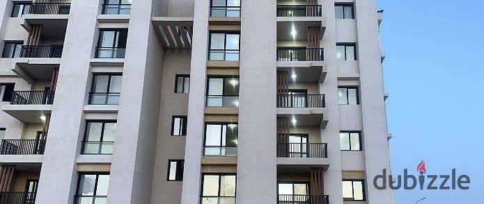فرصة  بسعر مميز شقة استلام  فوري  متشطبة  فيو مفتوح ع كمبوند كايروجيت اعمار