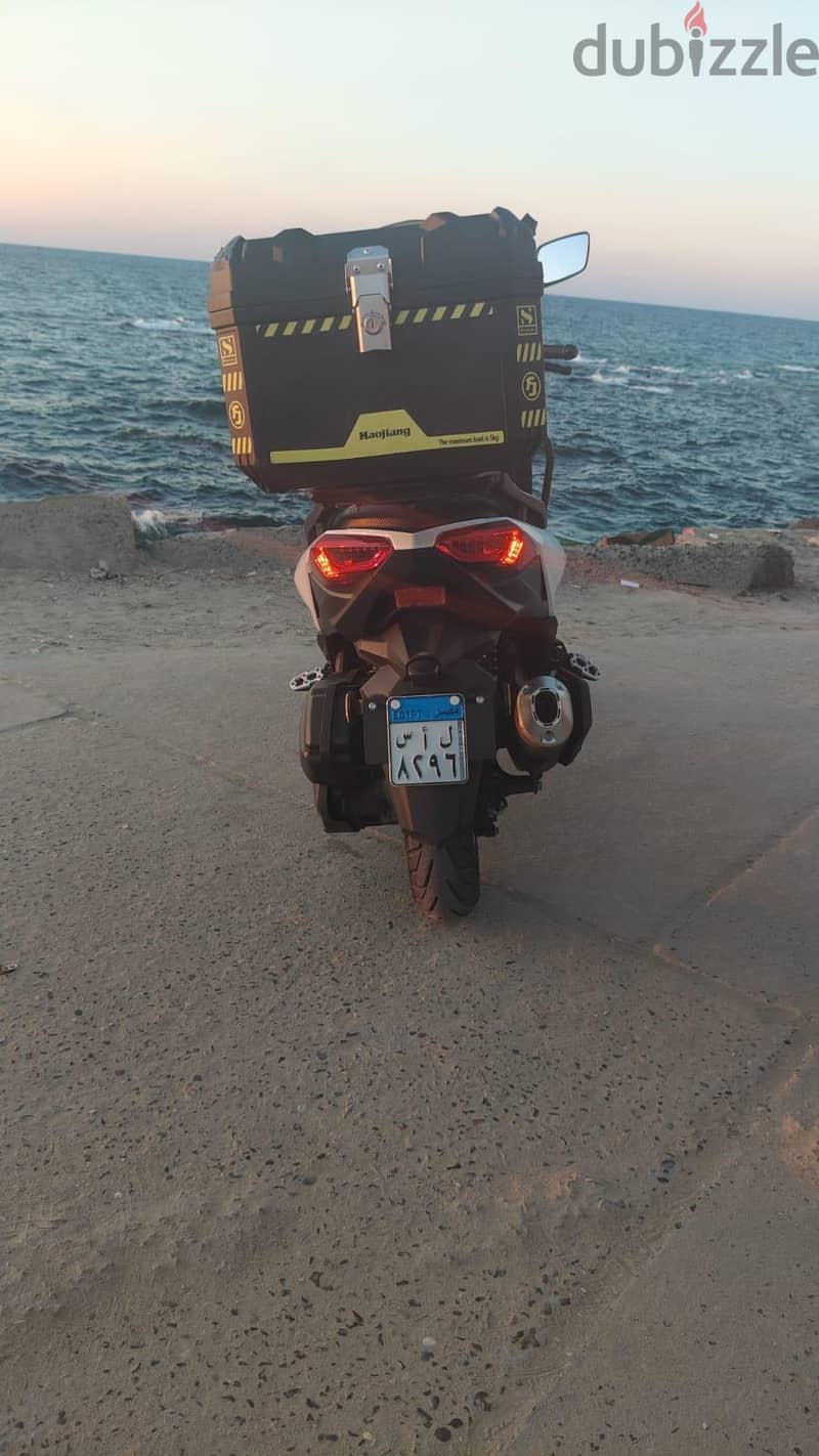 n max 200cc 3