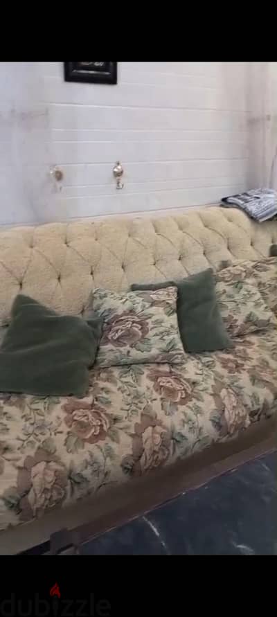 كنبة و كراسي