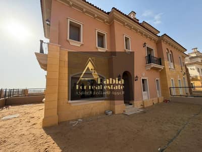 فيلا Quattro Corner للبيع في سيتي جيت | Opal | بالقرب من الجولف والـ Clubhouse  English: Quattro Corner Villa for Sale in City Gate | Opal |