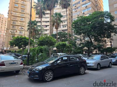محل سوبر ماركت للبيع متأجر ب30 الف حاليآ والبيع بالفرش والأجهزة وخطوط التليفونات او من غير في سموحة 35م موقع مميز وعامل زيبون كويس جدآ