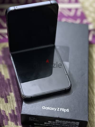 جهاز سامسونج قابل للطي Galaxy Z Flip5  للبيع