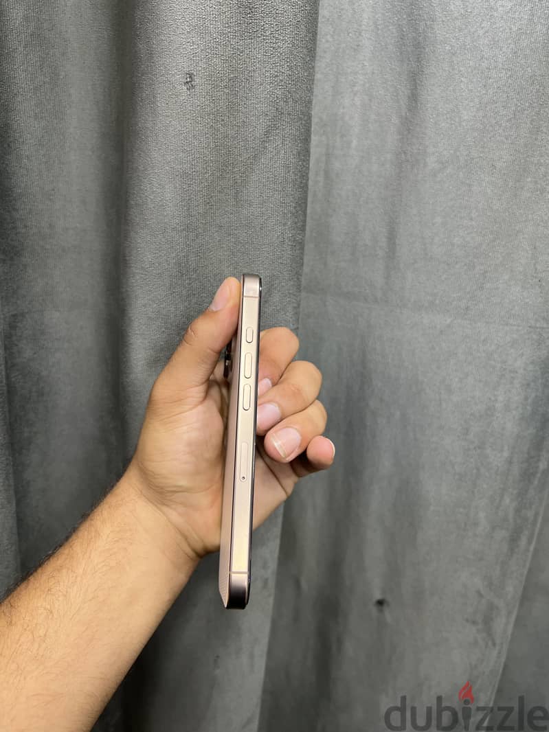آبل - آيفون 16 برو 4