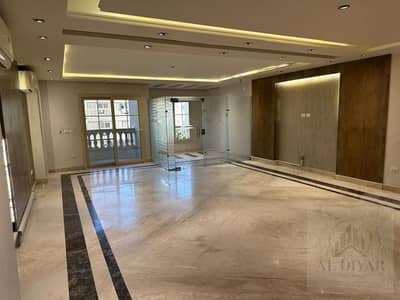 Apartment for sale near the Saudi Embassy in the Nile Street area of ​​Giza, with a view of the Nile