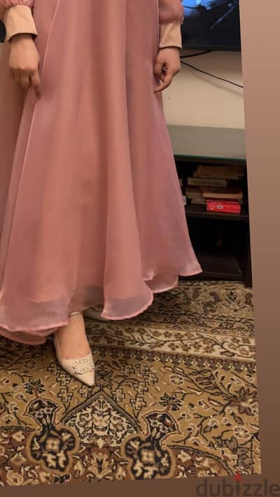 فستان سواريه راقي بحالة ممتازة
