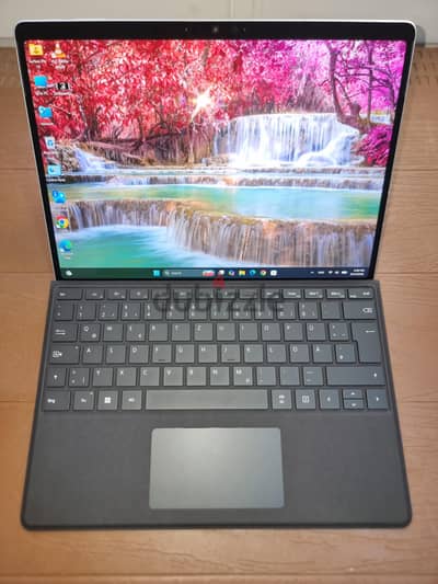 Microsoft Surface Pro 10 with 5G | Ultra 5 135U | 8GB | 256GB