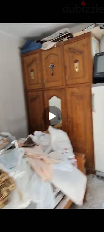 دولاب خشبدولاب خشب 3دلفه بليكار بحاله ممتازه