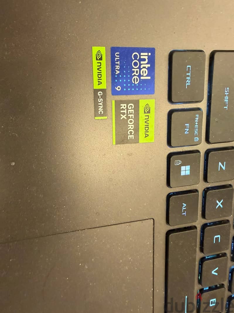ASUS ROG STRIX G16 (2025) 1