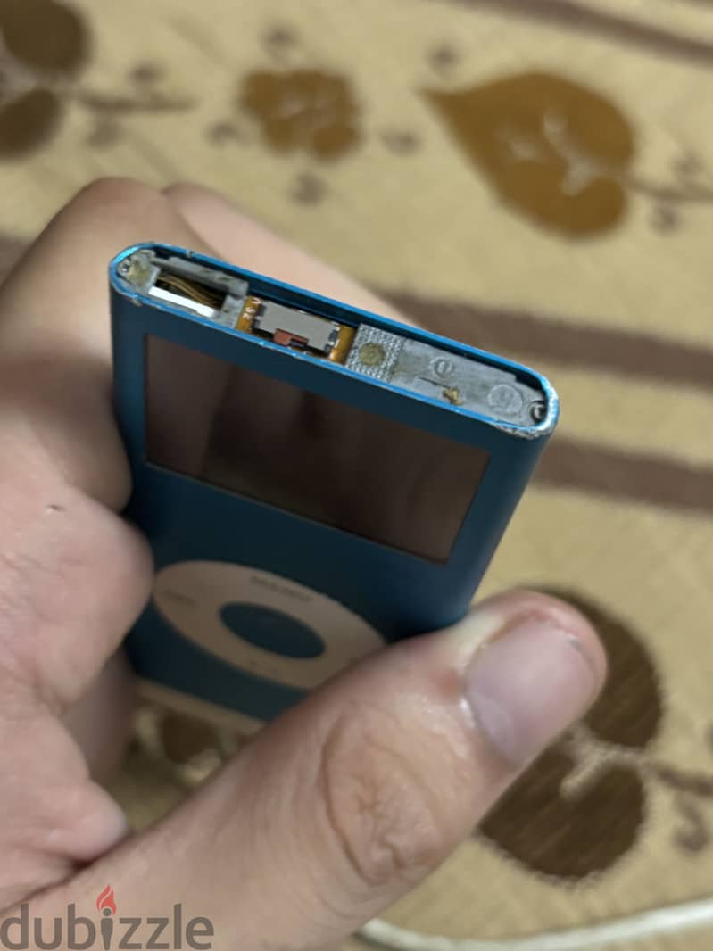 3 iPod 8