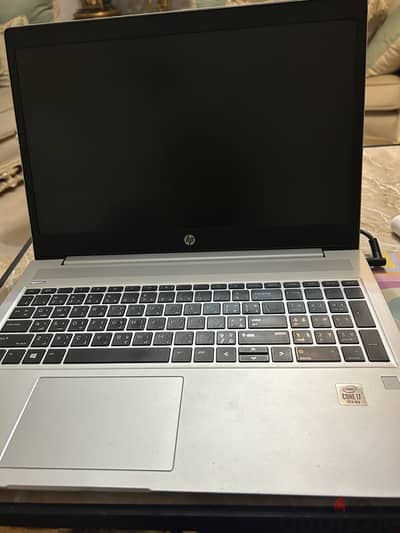 لابتوب hp في حاله ممتازه مع الشاحن