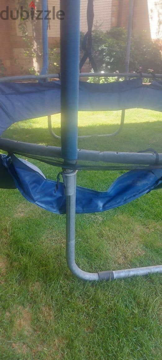 Trampoline for 6 kids capacity 3