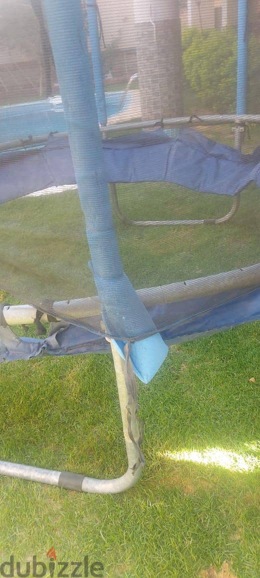 Trampoline for 6 kids capacity 5