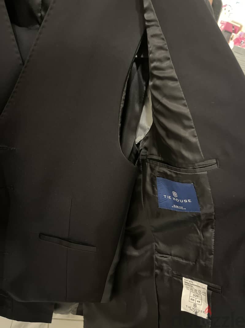 Tie house suit 1