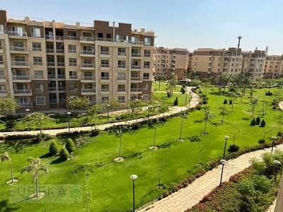 شقه لقطه للبيع في مدينتي تشطيبات خاصه وفيو جاردن