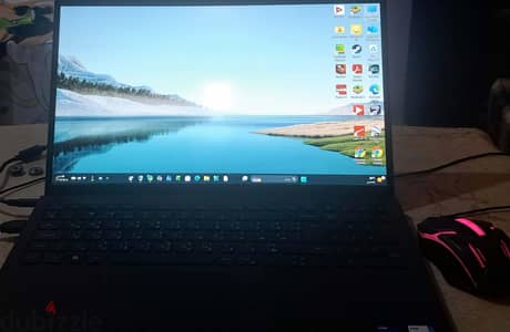 لابتوب للبيع استعمال خفيف