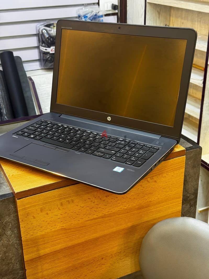 hp zbook g3 xeon Nvidia quadro 2g 7