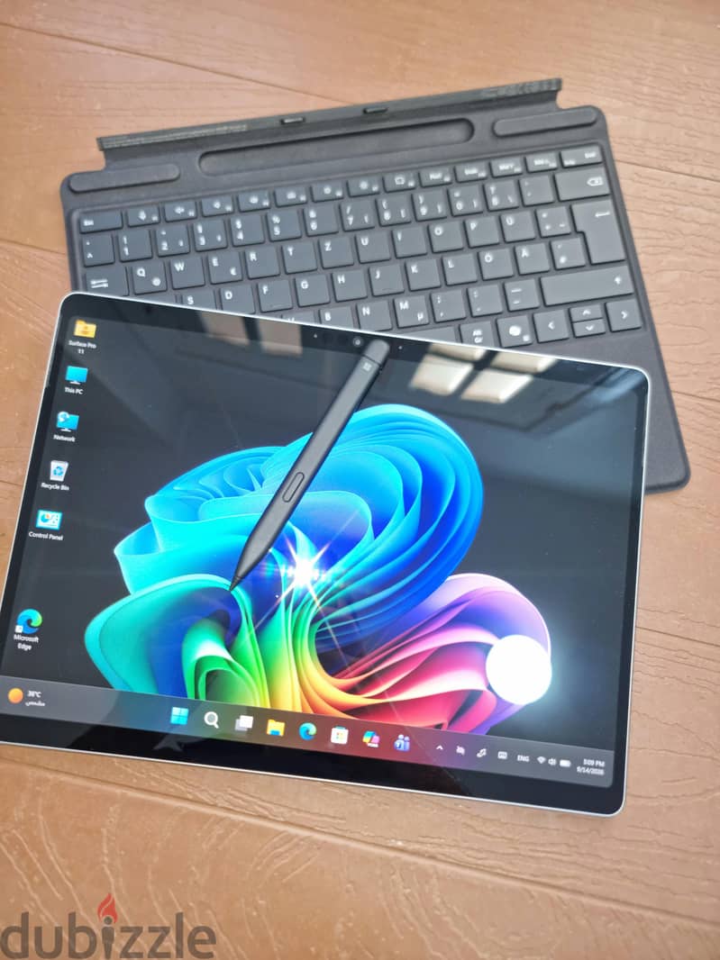 Microsoft Surface Pro 11 | Snapdragon X Plus | 16GB | 256GB 1