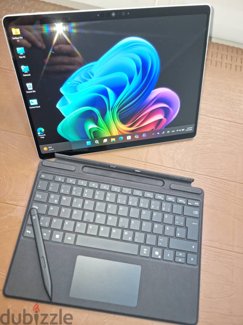 Microsoft Surface Pro 11 | Snapdragon X Plus | 16GB | 256GB 2