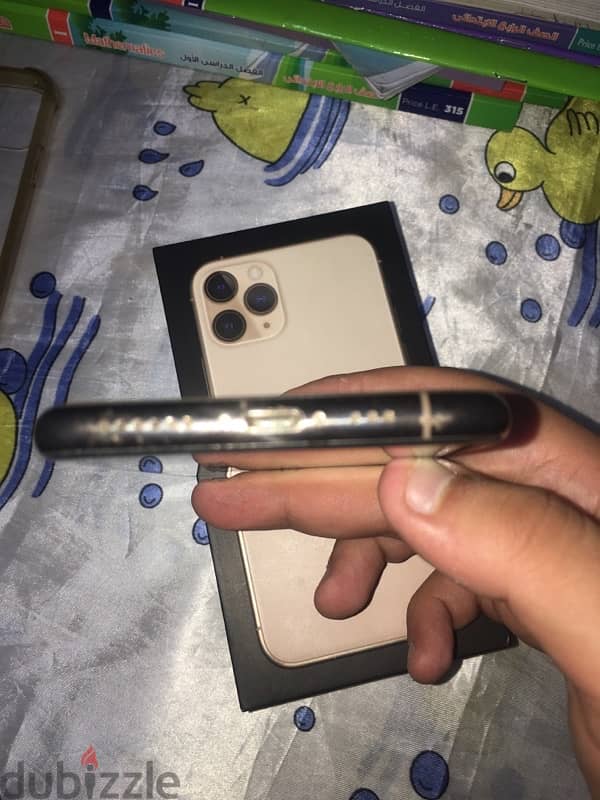 iphone 11pro with box excellent condition 2