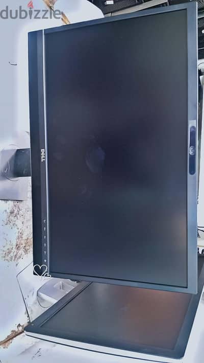 Dell 24 بوصه بسماعات داخليه وكاميرا ومايك