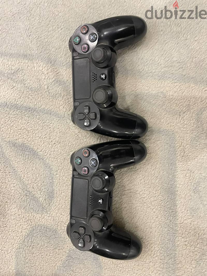 Ps 4 used like brand new 1