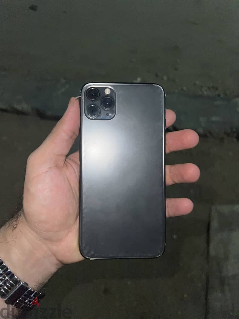 Apple - iPhone 11 Pro Max 2