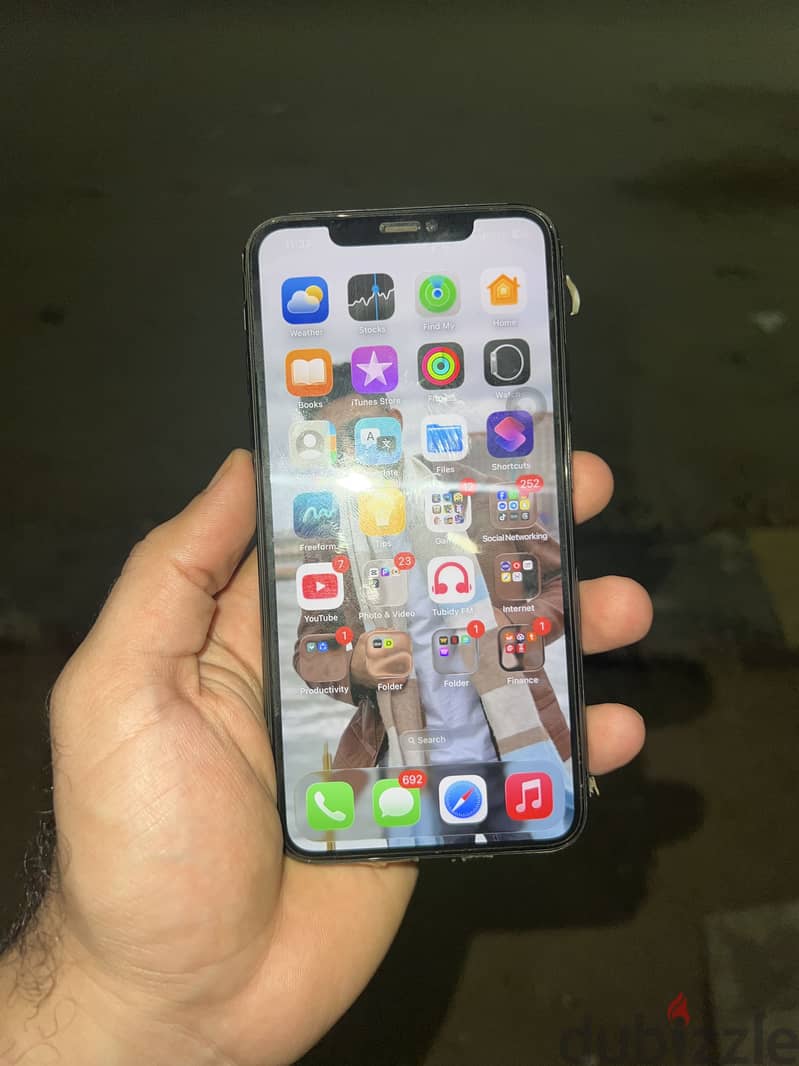 Apple - iPhone 11 Pro Max 3