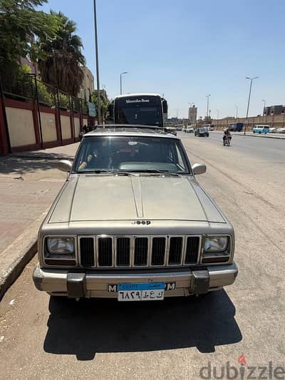 جيب شيروكي 2001 للبيع حدائق القبة