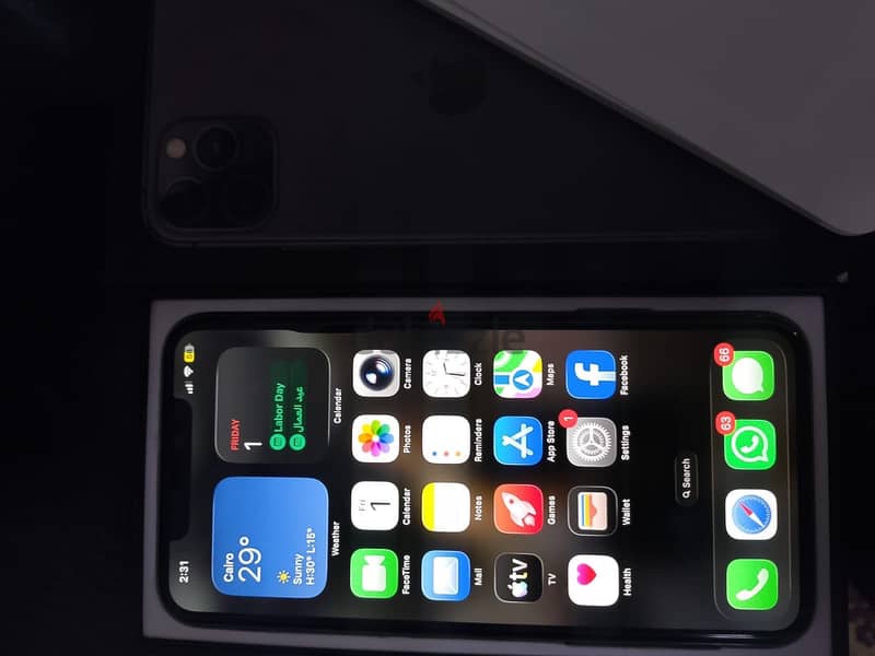 iPhone 11 Pro Max ٢٥٦ بالكرتونه 2