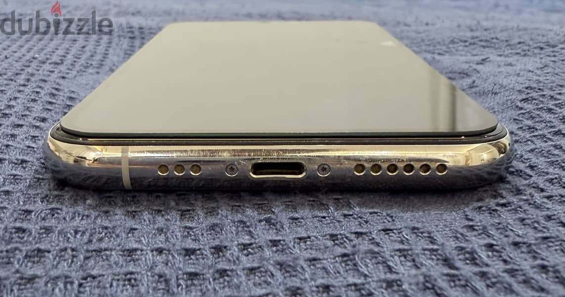 Apple - iPhone 11 Pro 3
