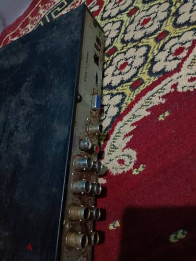 جهاز  8 مخارج شارب تايوان
