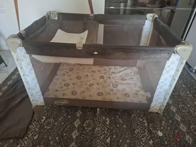 Evenflo Baby bed and playyard