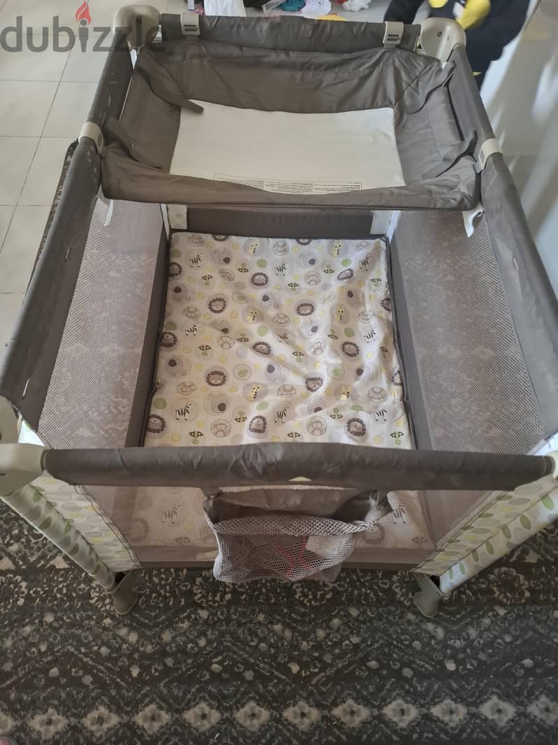 Evenflo Baby bed and playyard 1