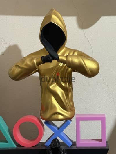 Ghost figure (Gold Edition)