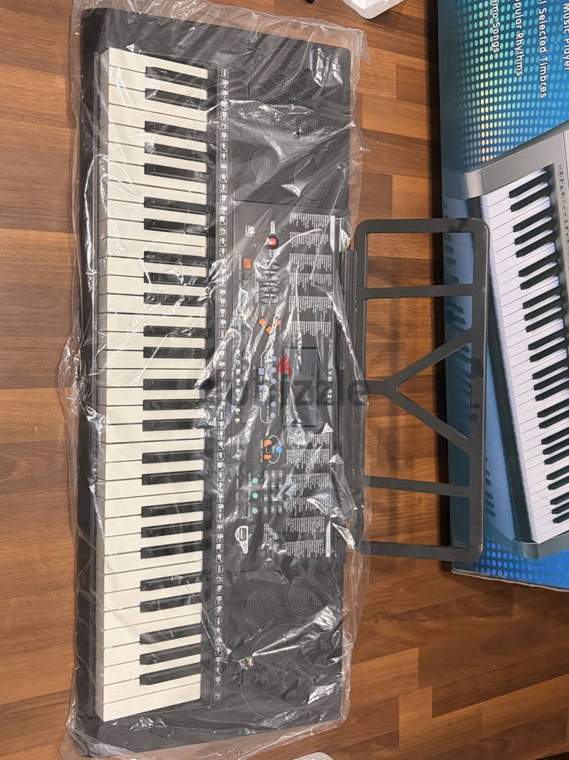 Piano YM-832 1