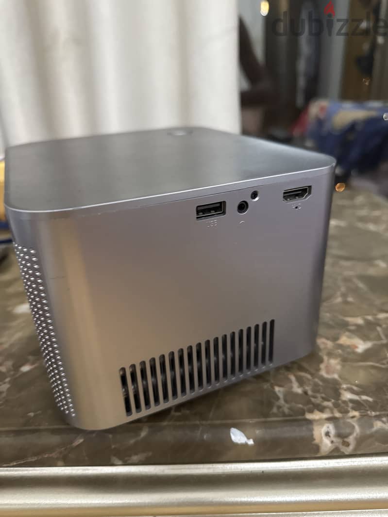 Hy350 projector 2