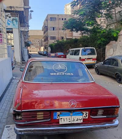 مرسيدس بنز إيه 200 1977