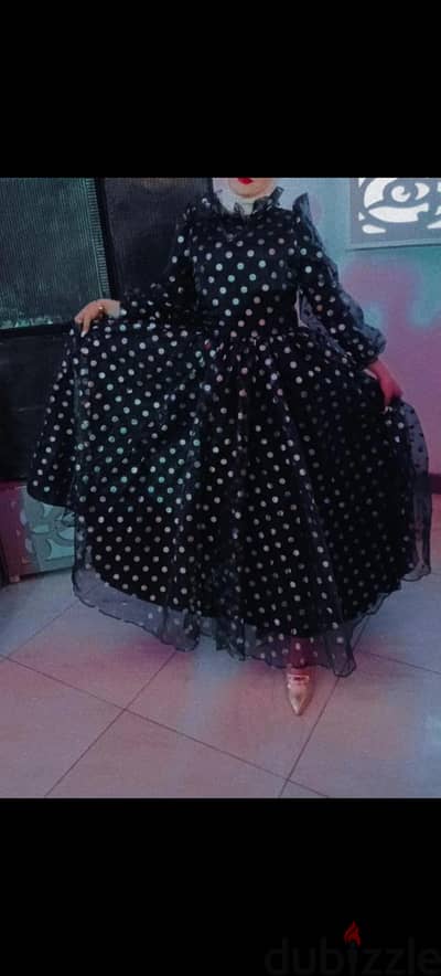 بيع فساتين سواريه استخدام شخصي