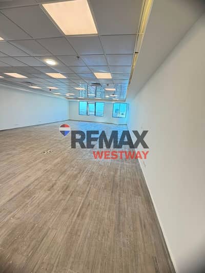 مكتب للايجار في بورتال سوديك بيفرلي هيلز الشيخ زايد اقل سعر في السوق office for rent in the portal sodic beverly hills el sheikh zayed under market price