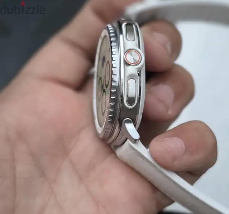 Samsung Galaxy watch 8 classic 1