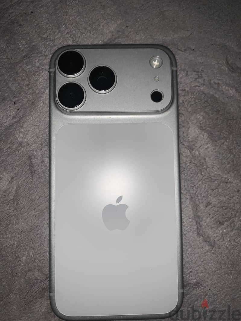 Apple - iPhone 17 Pro Max 2