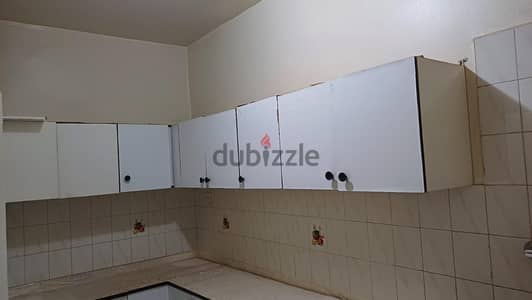 مطبخ كامل بحالة جيدة