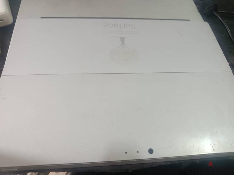 Microsoft Surface Pro 3 (Core i5 / SSD / Touch Screen) بحالة ممتازة 1